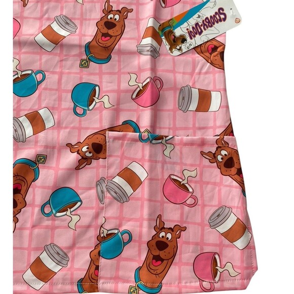 Scooby-Doo Scrub Top Pink Coffee Print Size M Nursing Uniform V-Neck Pockets - Picture 3 of 4